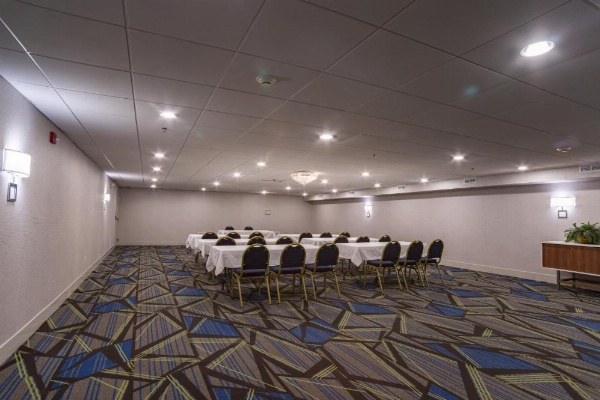 Holiday Inn Express Branford-New Haven image 20